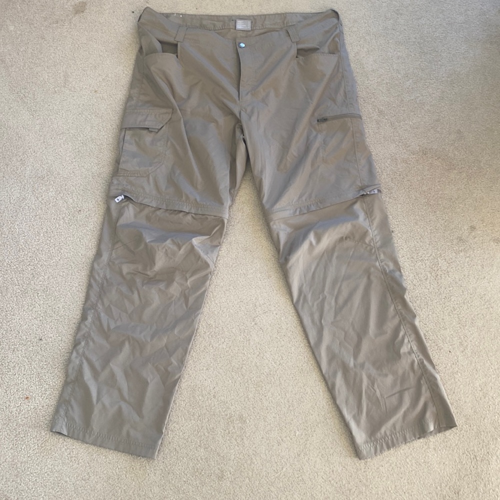 Tan Columbia hiking pants with zip off below the knee 42w 32l